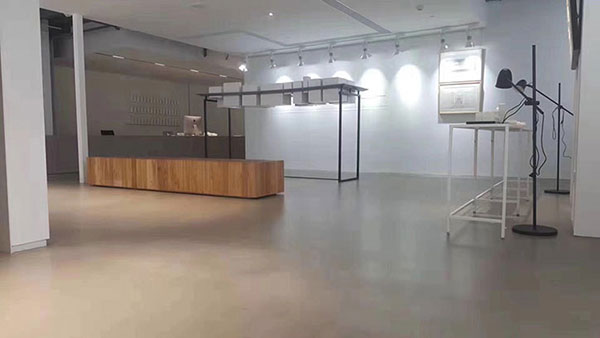 高强面层水泥自流平地坪漆